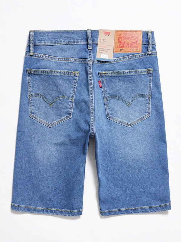 Short jean Levis 514 xanh nhạt mang đến phong cách trẻ trung, hiện đại và năng động