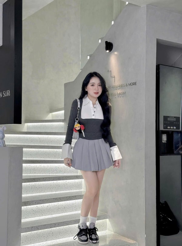 Áo Sơ Mi Chân Váy Colyn mang đến phong cách thanh lịch, trẻ trung và hiện đại