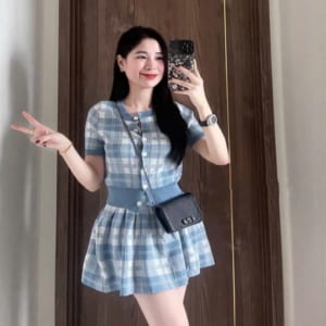 Đầm caro cổ tròn Colyn
