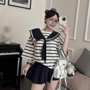 Set sọc Colyn phối cổ thuỷ thủ mix chân váy xếp li