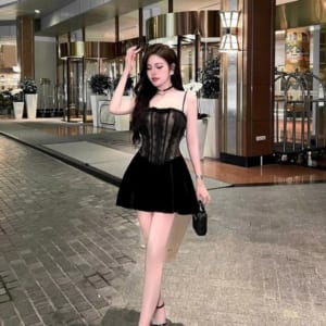 Đầm Đen 2 Dây Phối Ren Nhung Đính Nơ Ngực Chân Xòe Tôn Dáng Colin