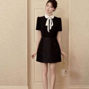 Đầm cổ áo sơ mi phối chân váy xếp ly Colyn