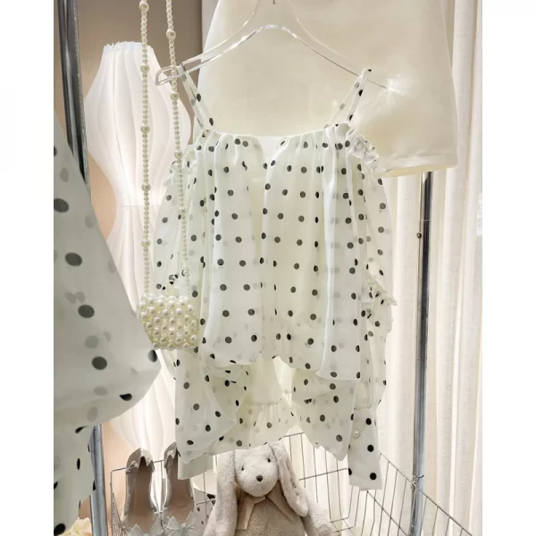 Set chấm bi nude trễ vai tơ mềm kèm chân váy chữ A Colin - Ảnh 4